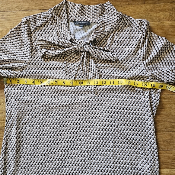 Adrianna Papell Tied Bow Front Stretchy Tan Chevron Print Top Women's Size Large - Picture 7 of 11